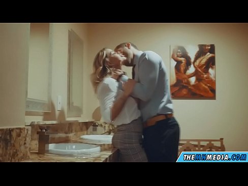 ❤️ Kad te prsata plavuša zavede u javnom zahodu ❌ Super porno kod nas ❌❤
